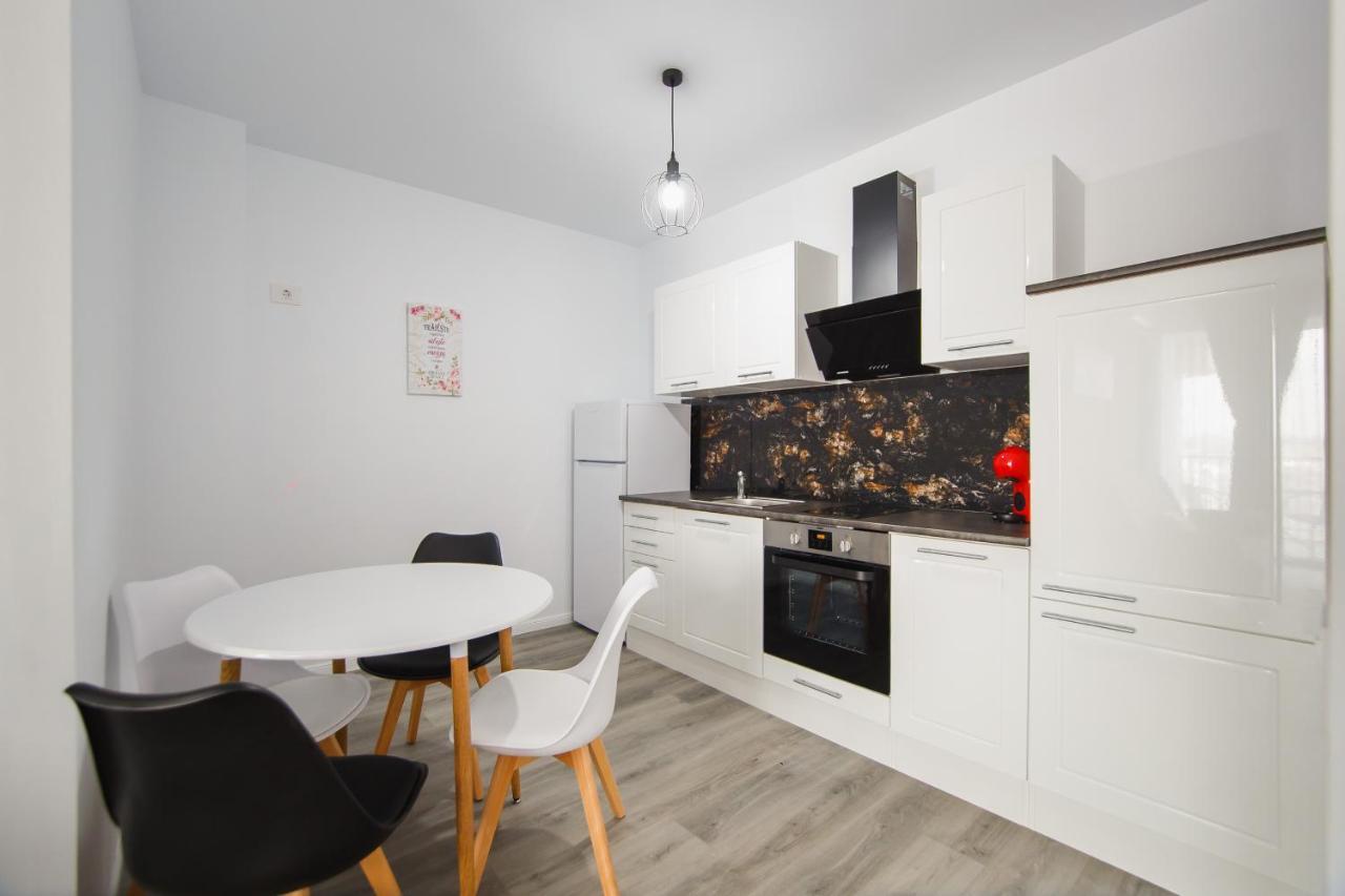 Ferienwohnung Trio Pink Oradea Exterior foto
